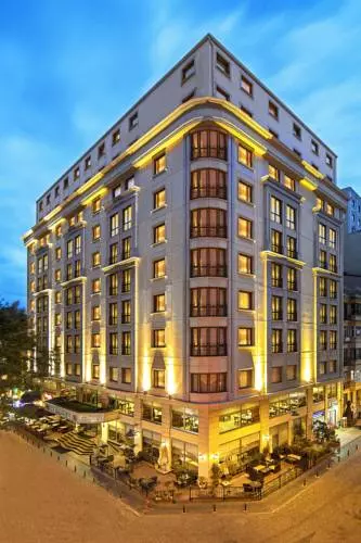 هتل گرند اوزتانیک تکسیم استانبول-مهرپرواز-4075